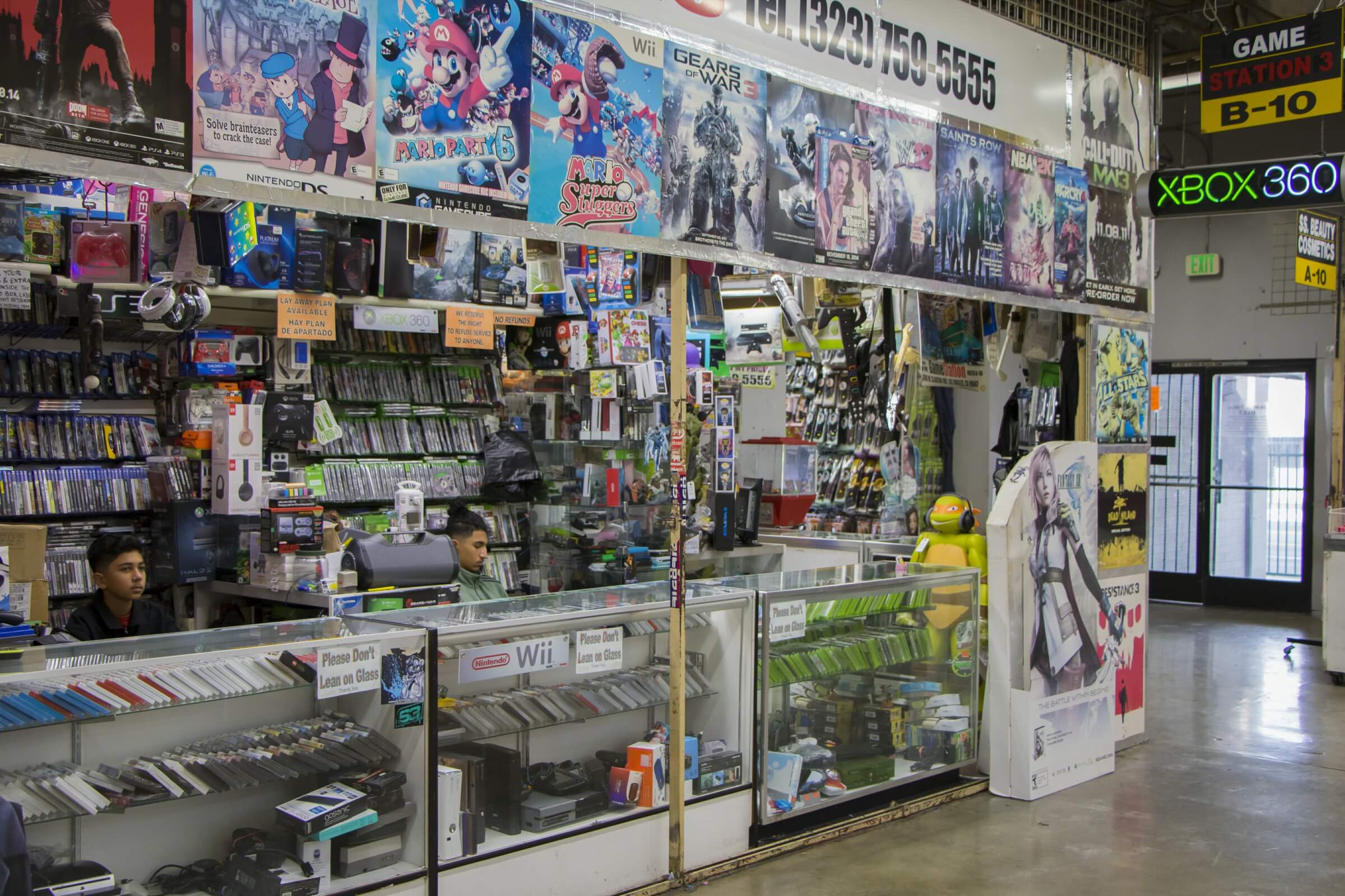 stores that sell video games