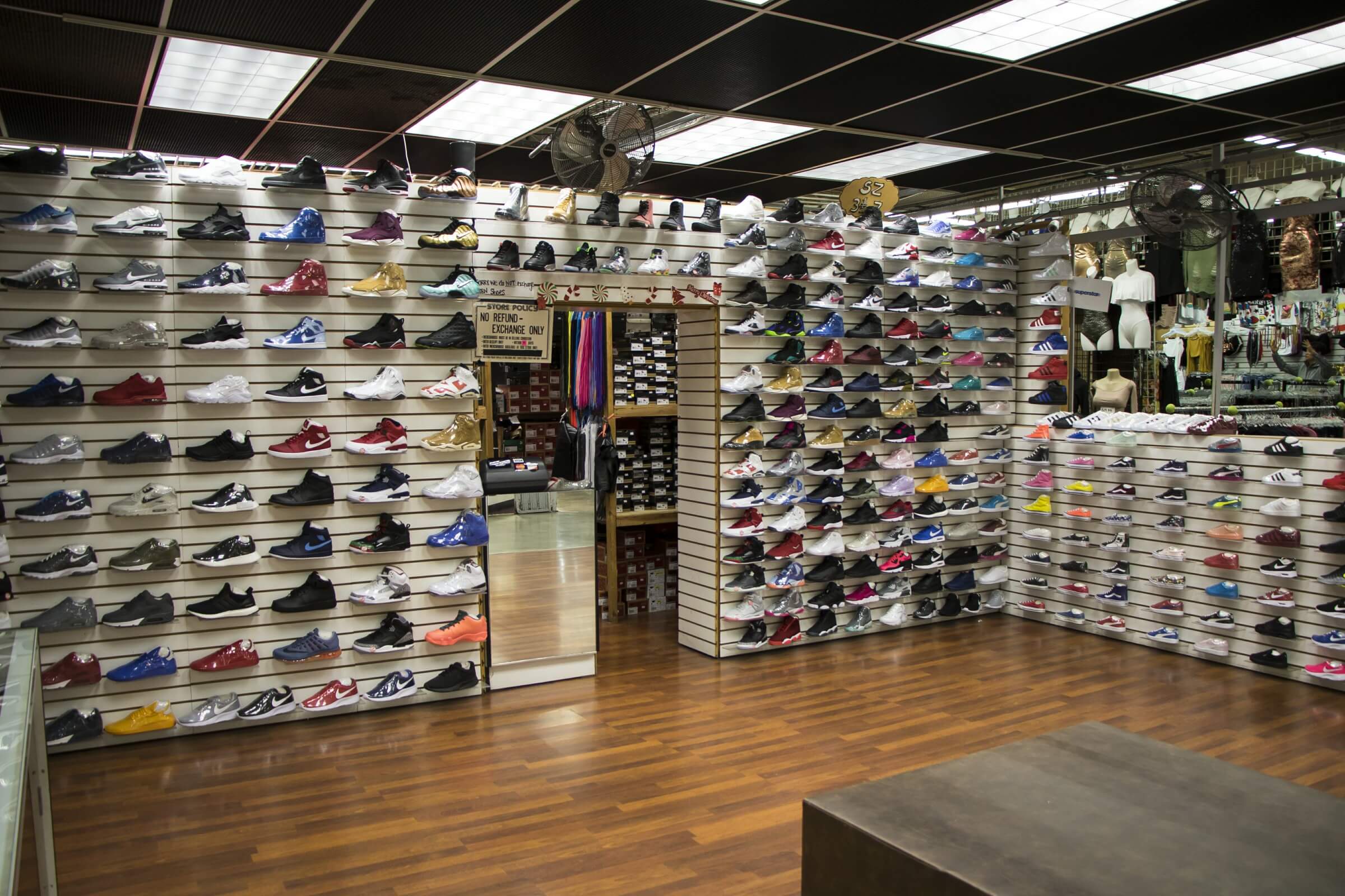 tennis shoe stores near me